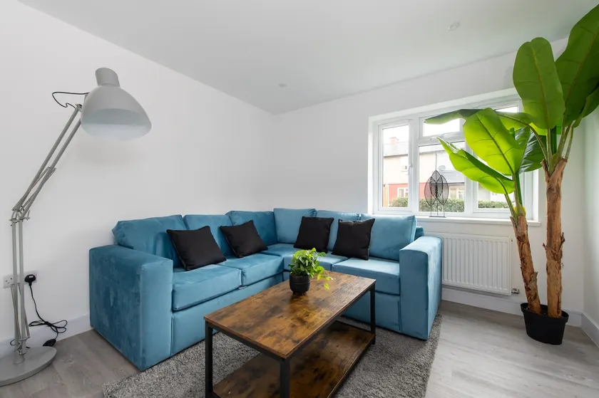 Compton House - 4 Bed - Image 1