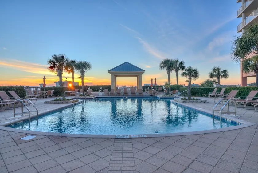 Beachfront Condo in Gulf Shores - Image 1