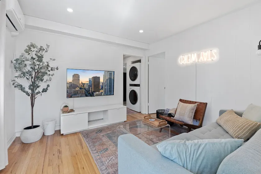 Chic 2BR Oasis | Prime ATX Location, Stylish Stay - Image 1