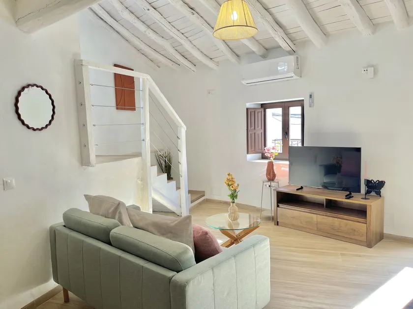 Casa Salome, Alojamiento con terraza y vistas al valle - Image 1