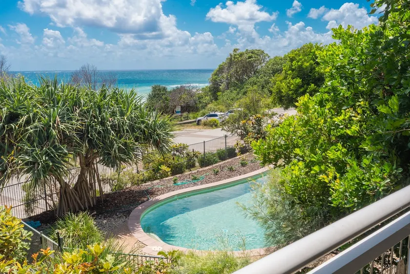 Waves 12 - Beachfront & Pool - Image 1