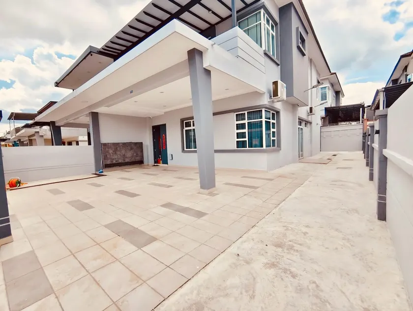 18pax kulai Guarded house near kulai toll lotus - Image 1