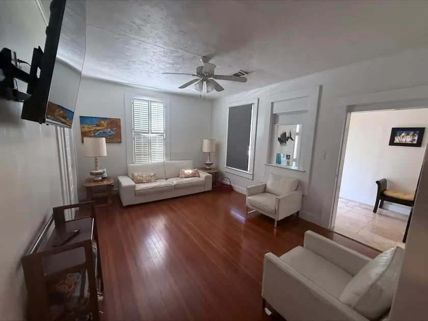 Fish Tales- A Pet Friendly Bungalow in Gulf Shores - Image 1