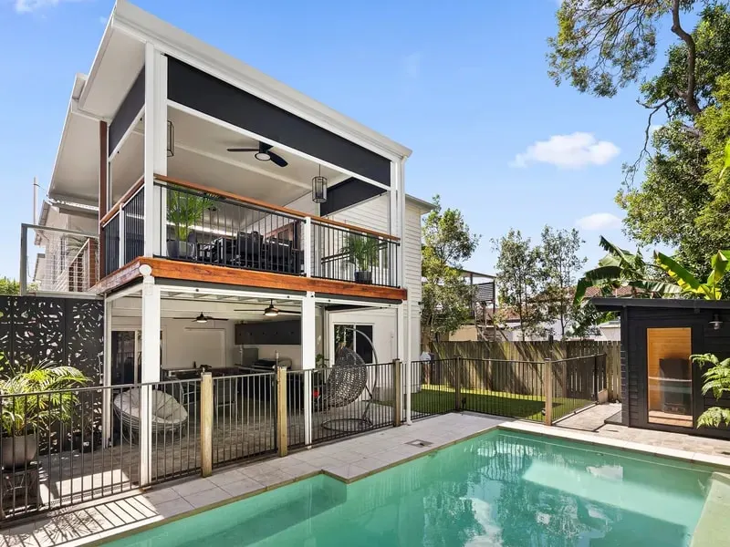 Charming & Modern Resort Living - Image 1