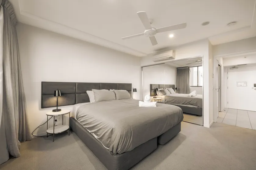 Boutique Hamilton Stay Portside - Image 1