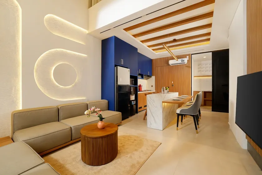 1BR Stylish Loft near airport - Image 1