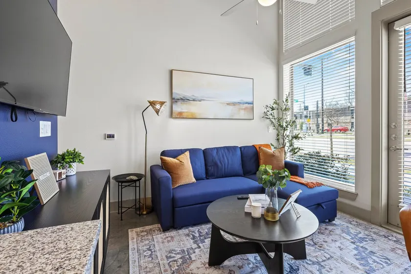 Modern & Chic 1B Apt by Bishop & Downtown - Image 1