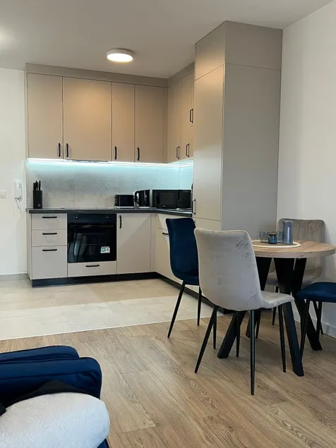 Apartament Brzeziny by Stay&Rest - szybki dojazd i parking - Image 1