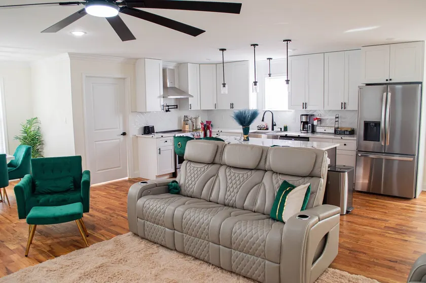 No Cleaning Fee - 4Bdrm Charming Getaway in VCU - Image 1