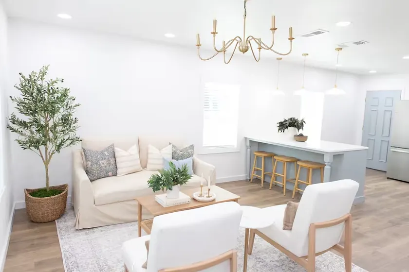 Bluebonnet Bungalow - Image 1