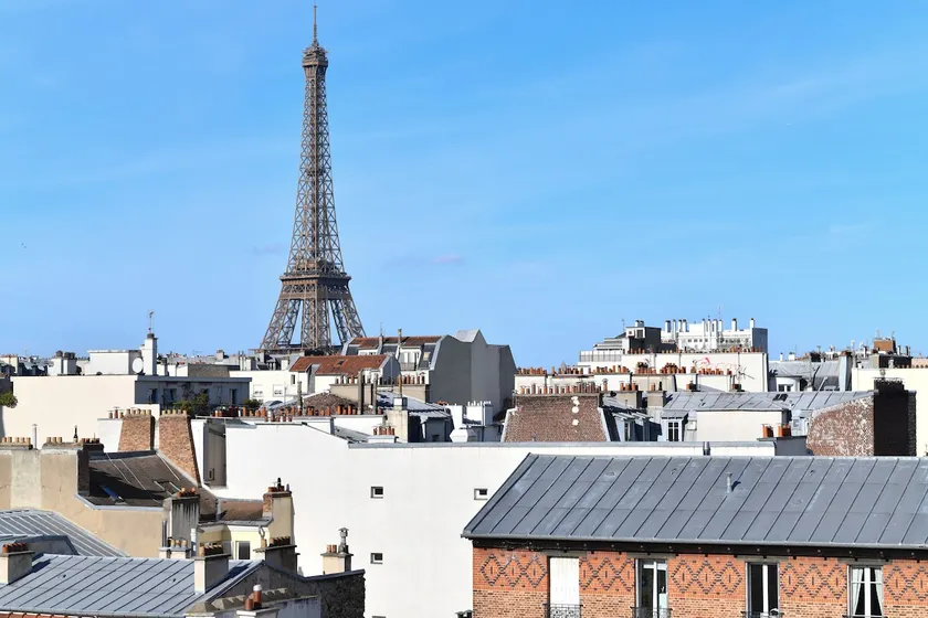 Eiffel Tower View | Elegant Studio Balcony + A/C - Image 1