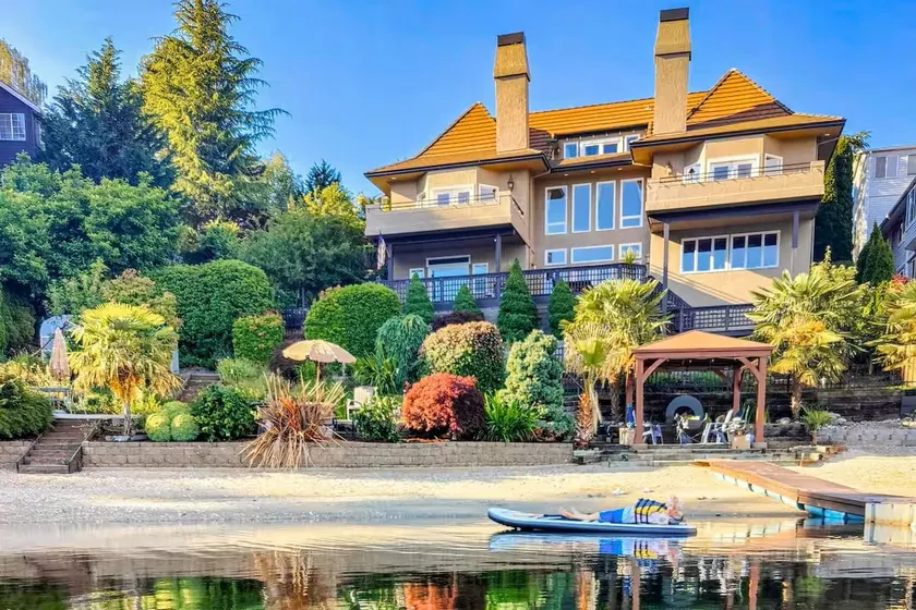 5BR, 4BA - Waterfront, Hottub, HomeTheater, Kayaks - Image 1