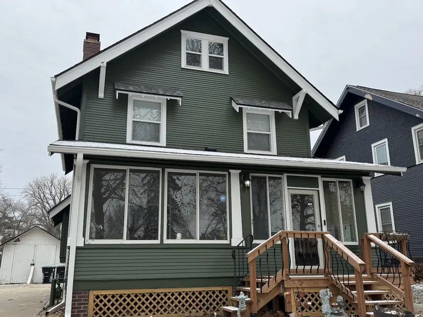 Historical home. 4 BDR. Spacious. Kitchen &dining - Image 1