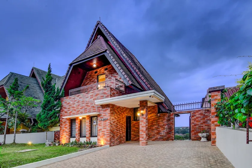 Rustwood Villa W/ Pool by Kava Stay - Image 1