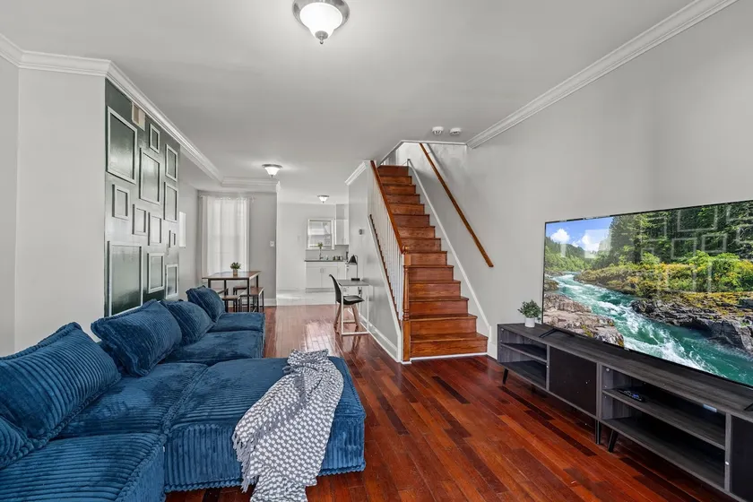 Stadium District Quarters | 3 Bedrooms + Game Room - Image 1