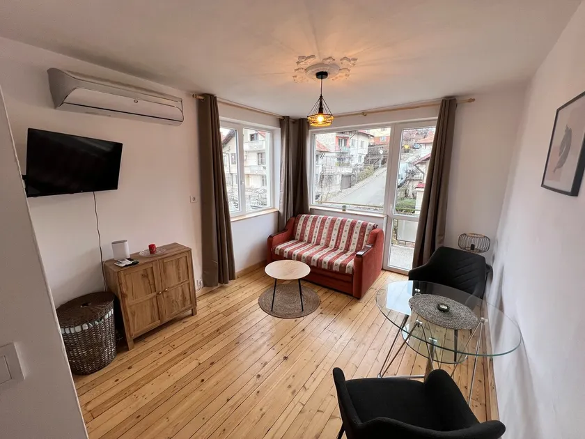 New York Style Studio Apartment - Image 1