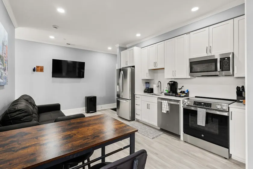 The DC Getaway+2BD condo+Private Parking - Image 1