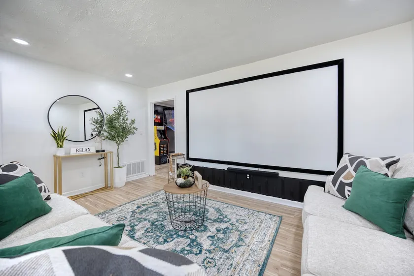 Military in Style/Movie/Game Rm - Image 1