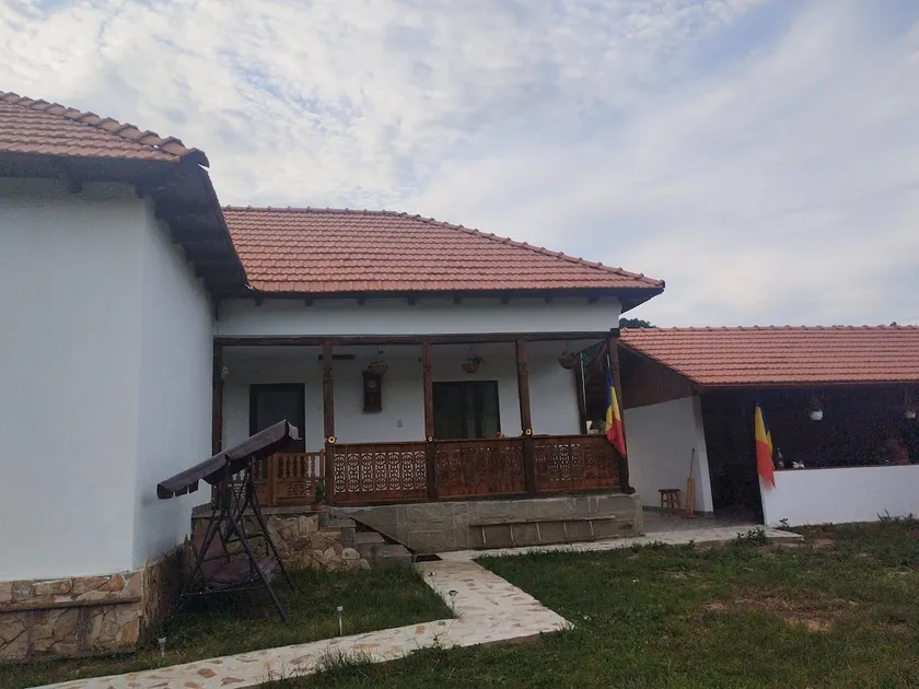 PRIDVOR de STOENESTI - Image 1