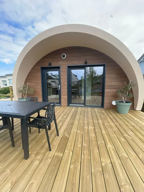 Eco-friendly lodge with private Nordic bath - Image 1