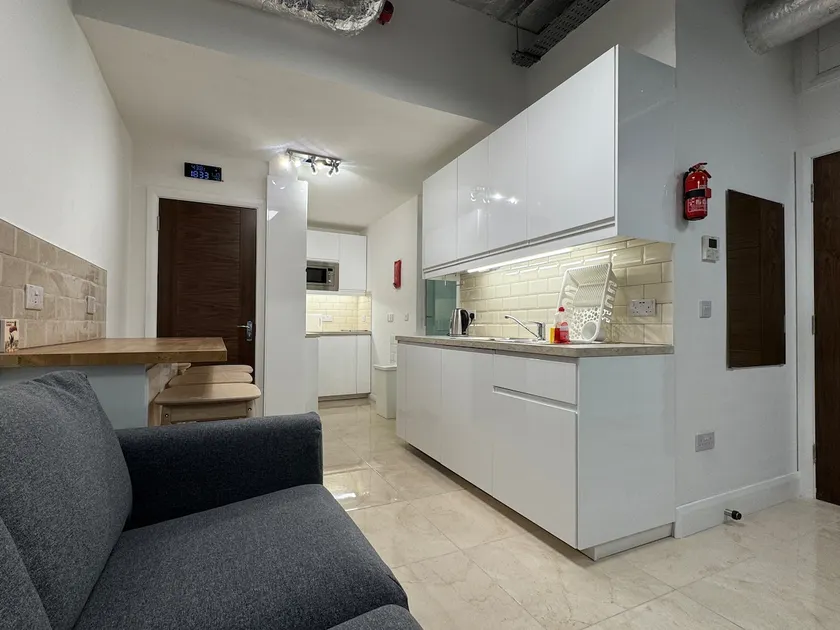 Carmans Rooms - Guinness Suite - Image 1