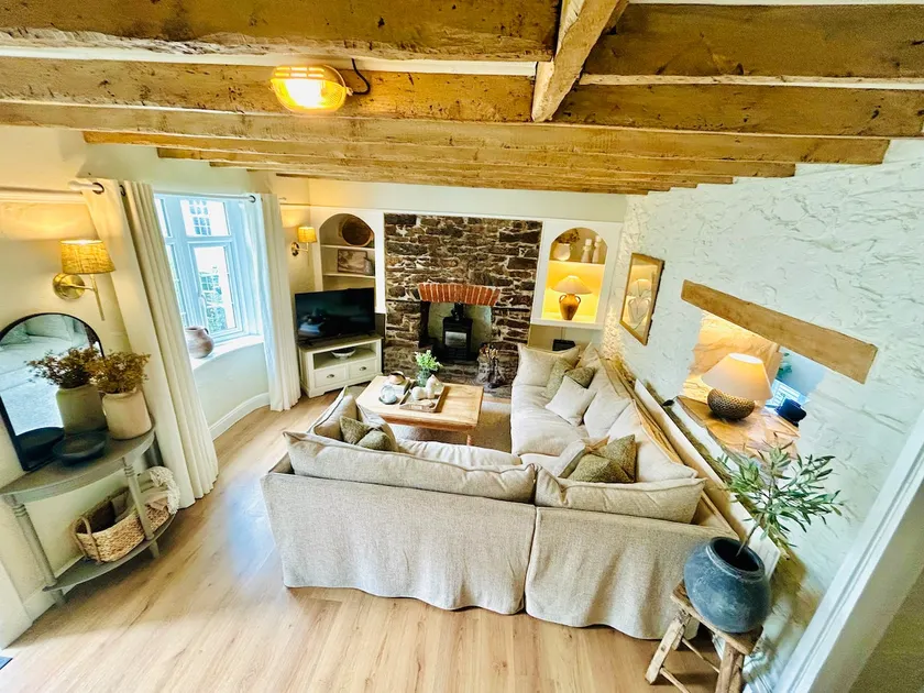 Hearthstone East Cottage - Image 1