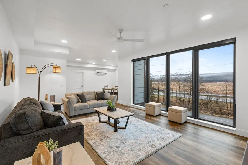 Stunning Waterfront Condo Breathtaking Views 202 - Image 1