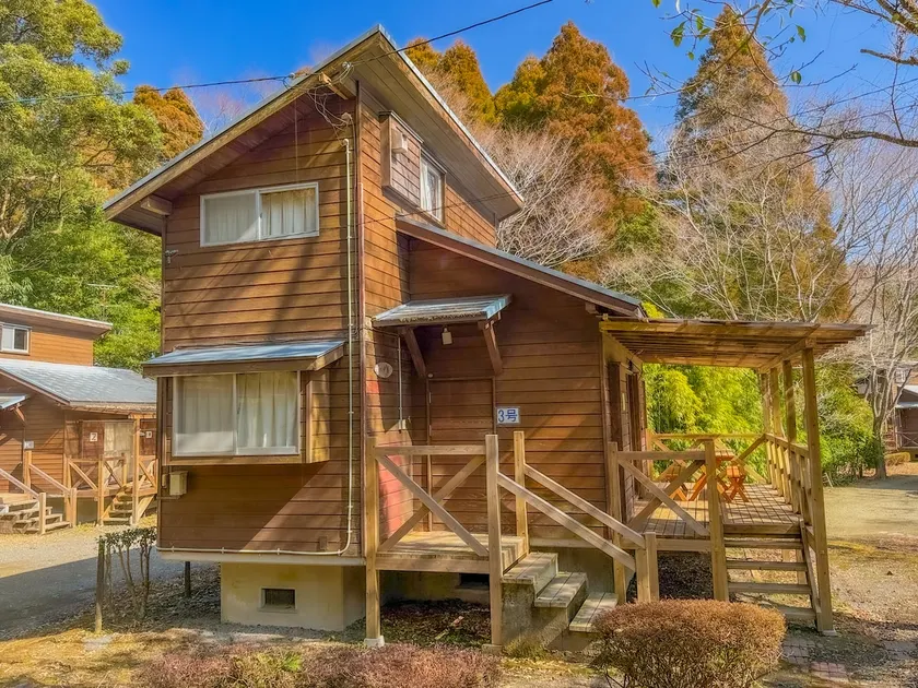 A must-see for outdoor enthusiasts!Enjoy fishing & trekking! Forest hideaway cottage - Image 1