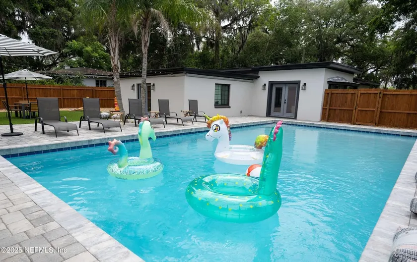 Family Fun Retreat - Heated Pool & Arcades - Image 1
