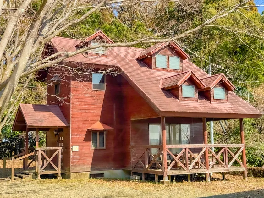 Forest Retreat Ojimihara Spacious Log Cottage | Stargazing & Hot Spring - Image 1