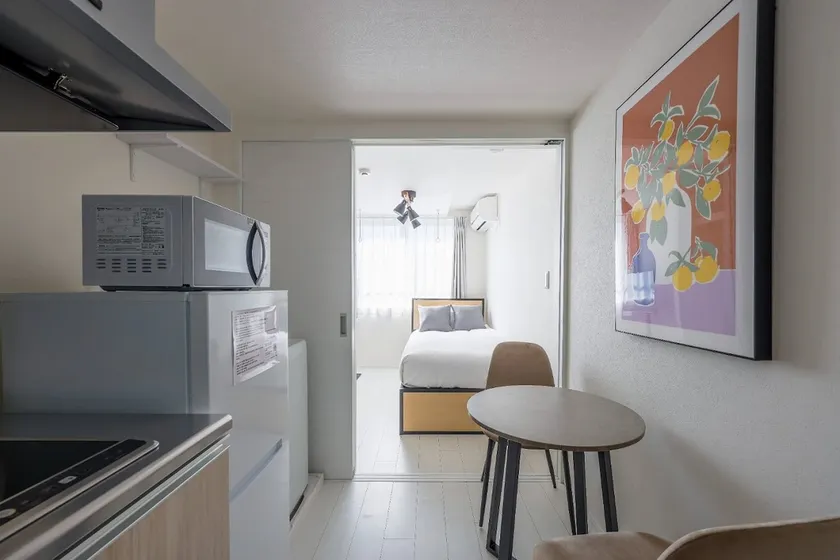 7-minute walk from the nearest station, Bri-Takaido!/One bus to Shinjuku Station/ Fully furnished apartment with appliances, single bed and futon. - Image 1