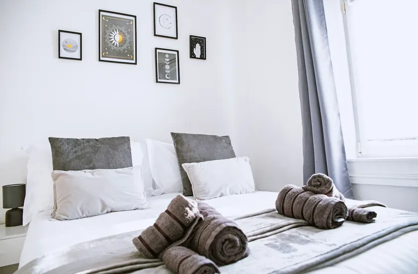 Coastal Gateway, FREE car park,3 bedrooms, 5 beds. - Image 1