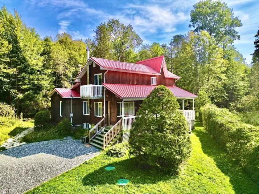 Chez Roger, Hot Tub, Access to the Lake - Image 1
