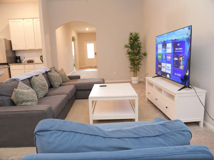 Serene, Spacious, Comfy - Image 1