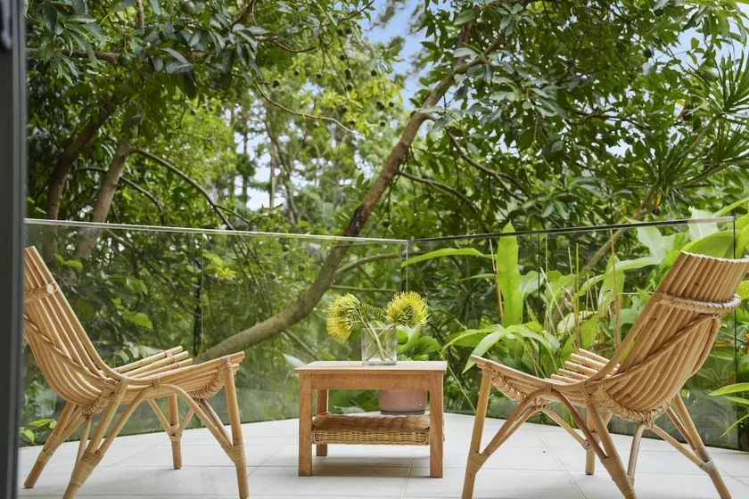 Secluded rainforest getaway - Image 1