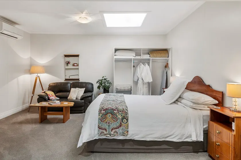 Stanley Studio Apartment close to beach & cafes - Image 1