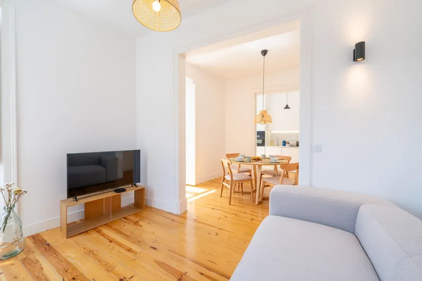 Sunny Lisbon Apartments by Soulplaces - Image 1