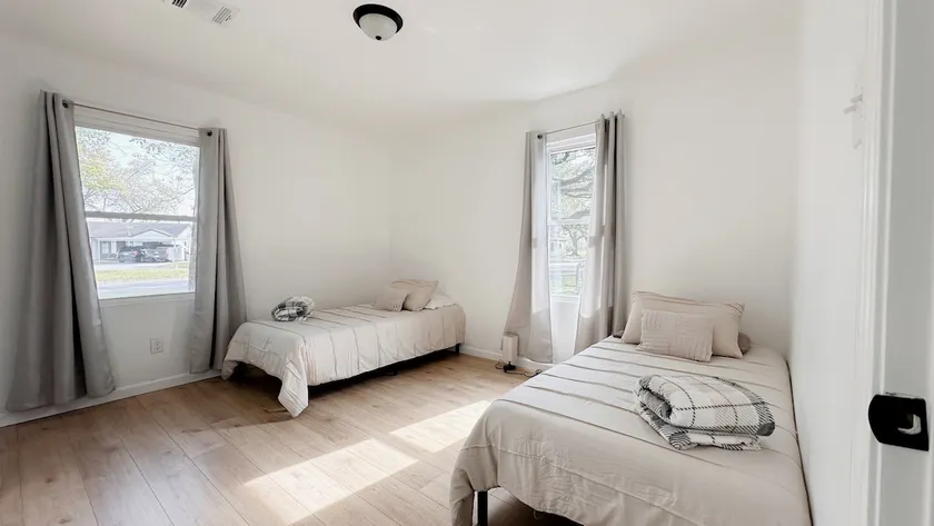 Your home away from home - Image 1