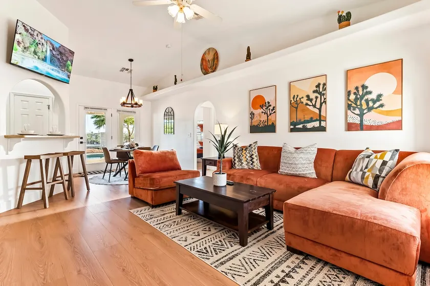 The Golden Oasis: Pool&Game Room 4BDRM 3BATH 12BED - Image 1