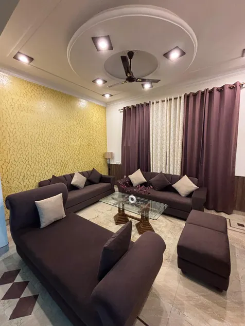 Spacious 4BHK Villa - Image 1
