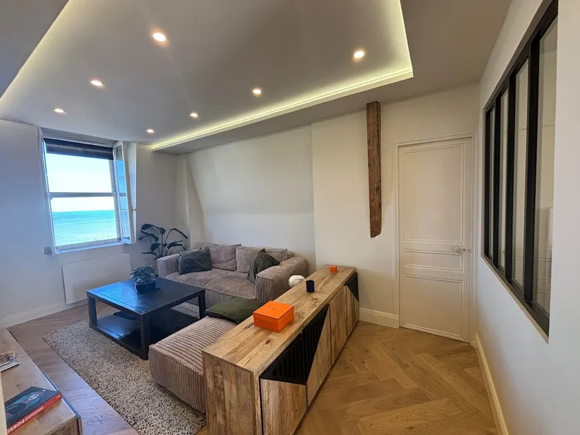 3* Beautiful sea view in the city center. Parking - Image 1