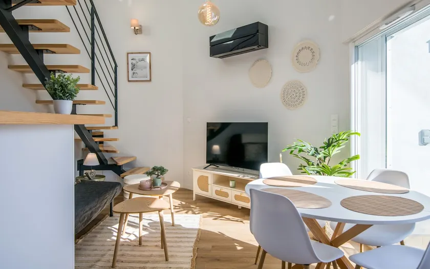 Tropical getaway, air conditioning, parking, wifi, terrace - Image 1
