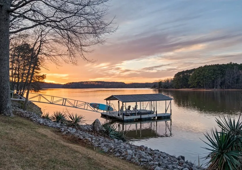 Rare Flat Lot w/Beautiful Views, Dock, Hot Tub - Image 1