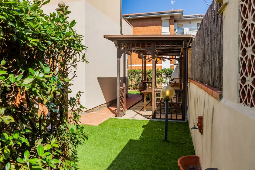 200 meters from the sea [house with garden and A/C] - Image 1
