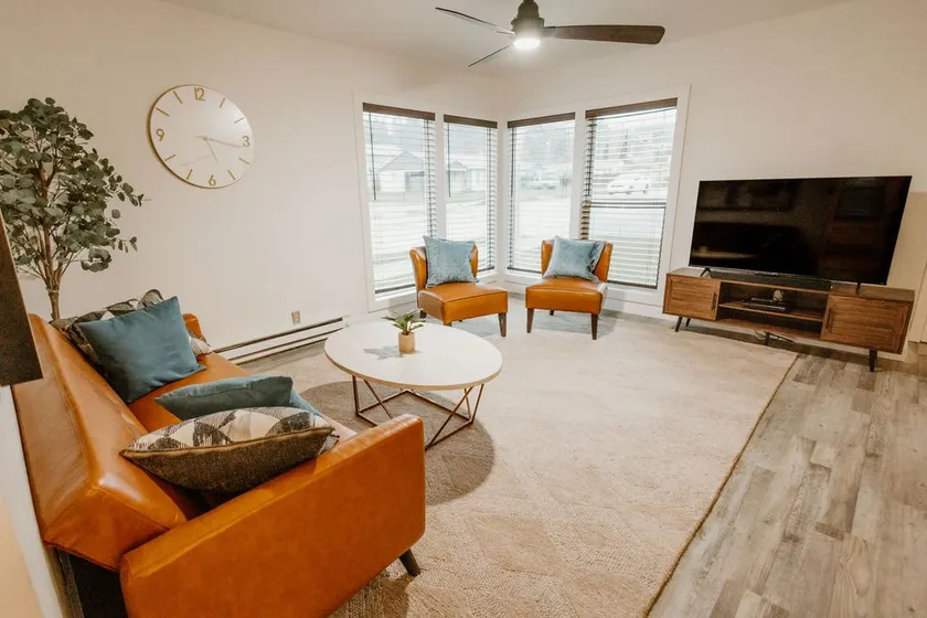 Luxury 2 bedroom close to downtown and U of O - Image 1