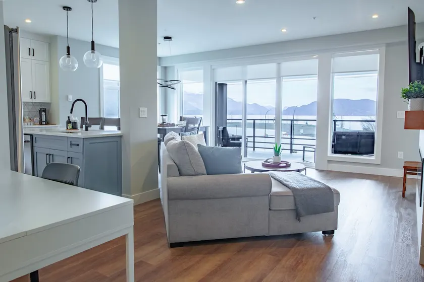 The Oasis | Lake/Mtn Views + Fireplace + Sleeps 6 - Image 1