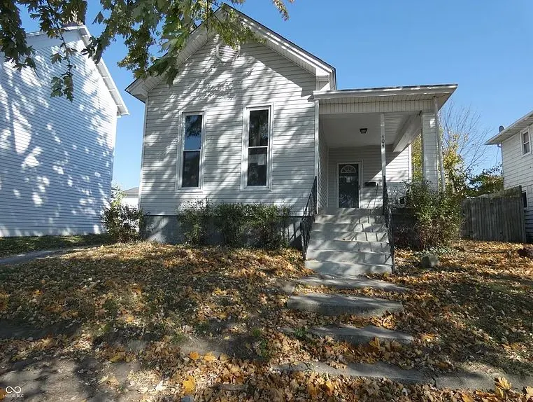 Centrally Located Home Downtown - Image 1
