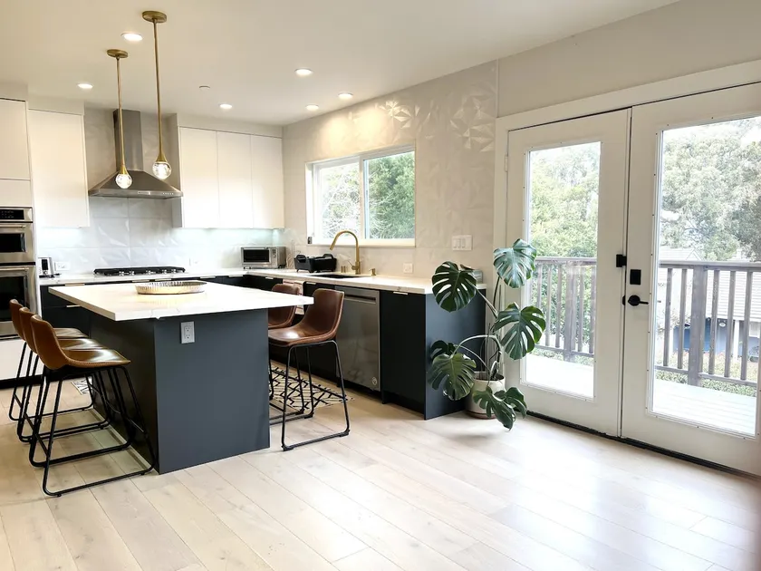 Modern 3BR/3.5BA House with Parking & Laundry - Image 1