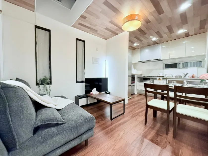Designer House | 4-minute walk from Kanamecho Station | 2 separate entrances, within walking distance of Ikebukuro # 201 - Image 1