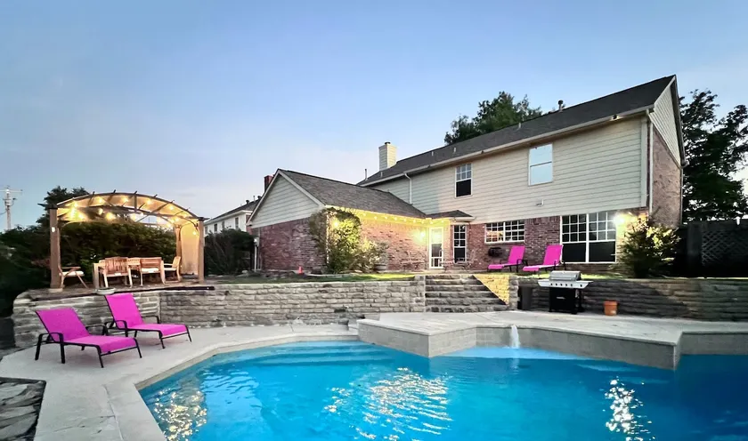Magic Oasis, Pool and Hot Spa, Pavilion, Lake View - Image 1